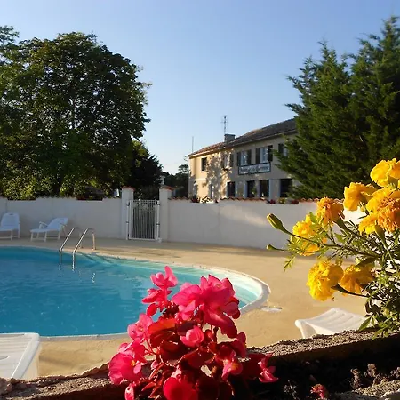 Bed & Breakfast Domaine De La Gare M - Anciennement Logis De La Garenne Mortagne-sur-Gironde