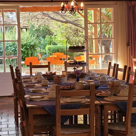 Logis De La Garenne Bed & Breakfast Mortagne-sur-Gironde