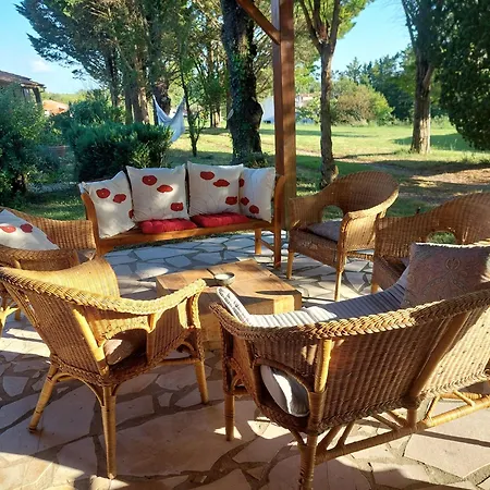 Logis De La Garenne Bed & Breakfast
