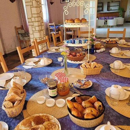 Domaine De La Gare M - Anciennement Logis De La Garenne Bed & Breakfast *