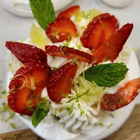 Domaine De La Gare M - Anciennement Logis De La Garenne Bed & Breakfast 3*