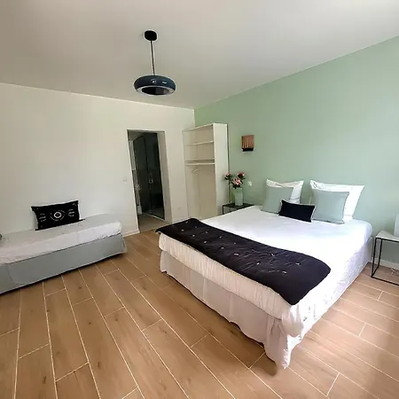 Domaine De La Gare M - Anciennement Logis De La Garenne Bed & Breakfast