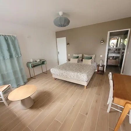 Logis De La Garenne 3*