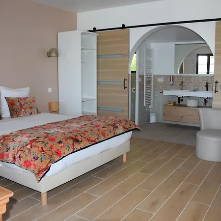 Domaine De La Gare M - Anciennement Logis De La Garenne Bed & Breakfast 3*