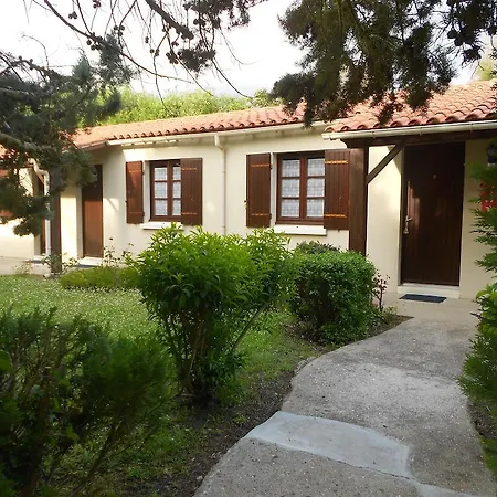 Bed & Breakfast Domaine De La Gare M - Anciennement Logis De La Garenne